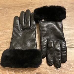 UGG Women Leather Gloves